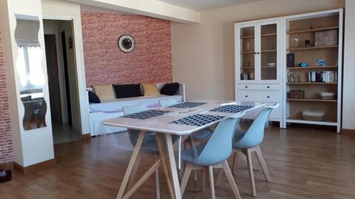 Tregastel Apartamento | Grand T2 Côte de granit rose plages et commerces à proximité