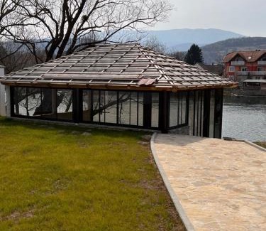 Mali Radic Villa | Grand villa Bosnae