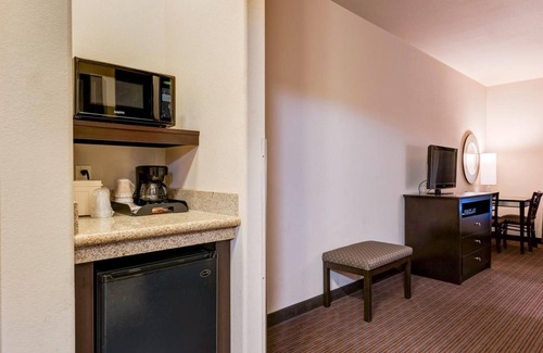 Parachute Hotel | Grand Vista Hotel Parachute