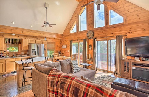 Windham Cabina | Grand Windham Retreat w/ Fire Pit & Game Room