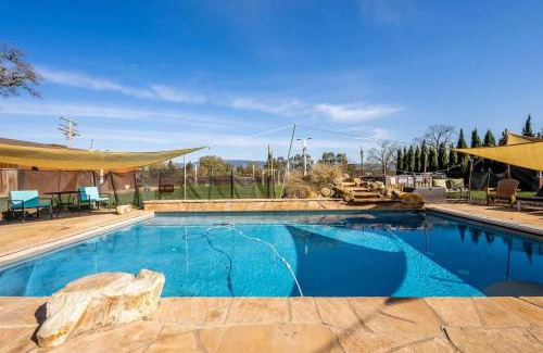 San Martin Casa | Grand Wine Country 6BR Retreat Hot Tub & Views