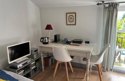 Roquemaure Casa | Grande Chambre chez l'habitant dans Mas provençal