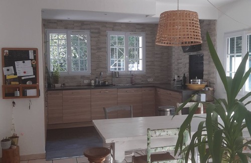 Saint-Simon Villa | Grande Maison au Milieu des Arbres à 5mn du Métro