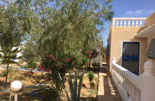 Erriadh Casa | Grande Maison Avec Piscine et Grand Jardin Arboré Situé à 1km de Djerbahood