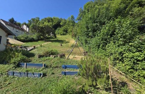 Besancon Casa | Grande maison calme proche centre terrasse jardin