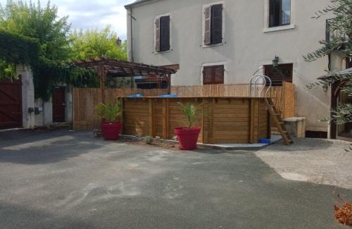 Saint-Gaultier Casa | Grande Maison Familiale avec Piscine et Parking à Saint-Gaultier - FR-1-591-753