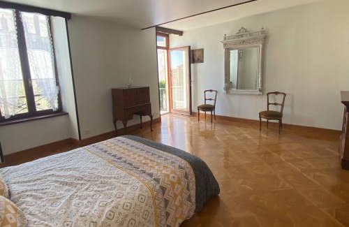 Saint-Gaultier Casa | Grande Maison Familiale avec Piscine et Parking à Saint-Gaultier - FR-1-591-753