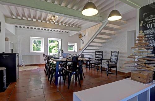 Belmont-de-la-Loire Casa | Grande maison avec piscine, jardin et animaux admis - FR-1-496-247