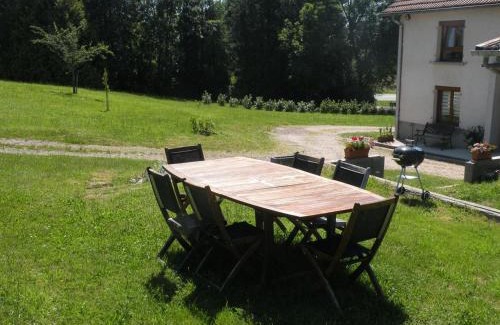 Champ-le-Duc Casa | Grande Maison pour 10 Pers. avec Jardin, Terrasse, BBQ, Près de Bruyères et Gérardmer - FR-1-589-335
