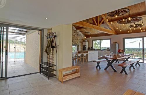 Sail-les-Bains Casa | Grande maison rénovée avec piscine chauffée, salle de jeux, pour 14 pers. à Sail-les-Bains - FR-1-496-301