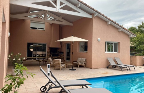 Biscarrosse Villa | Grande Villa Confortable Avec Piscine, 14 Personnes lac et Golf de Biscarrosse