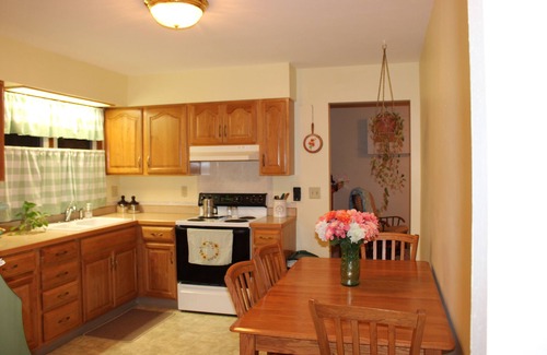 Twain Casa | Grandma's House - home away from home, close to UI, downtown IC and Coralville
