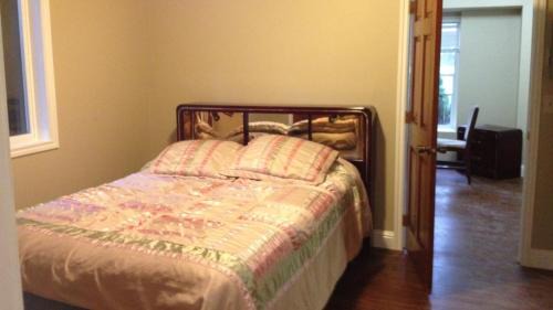 Mendenhaven Casa | Grandma's House - Large Home - DISCOUNT ON TOURS!