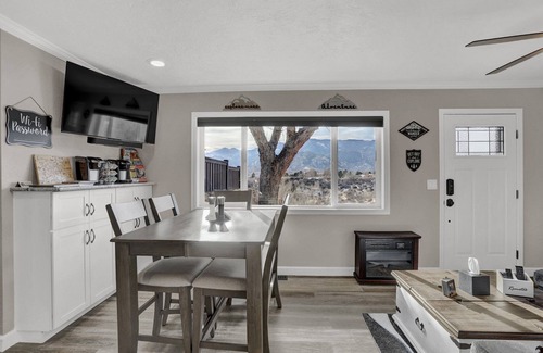 West Colorado Springs Casa | Grandview Mesa - Amazing Mountain Views!!!