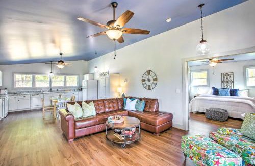 Granville Casa | Granvilles Blue Cottage Porch and River View!