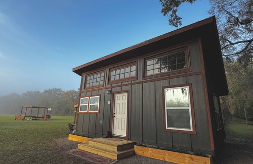 Reddick Cabaña | Grass Campers Charming 1 Bedroom Cow Farm Cottage near WEC