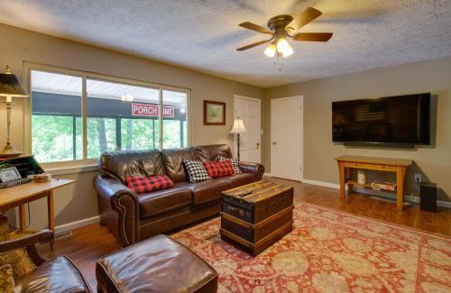 Gray Casa | Gray Vacation Rental with Deck and Pond Access!