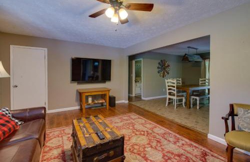 Gray Casa | Gray Vacation Rental with Deck and Pond Access!