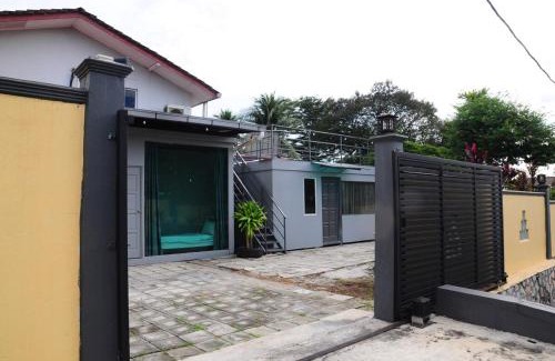 Tunku Villa | GRAYHAUS Spacious Bungalow & Garden Villa - SS3 Petaling Jaya, near Sunway - Stay Only NO EVENTS