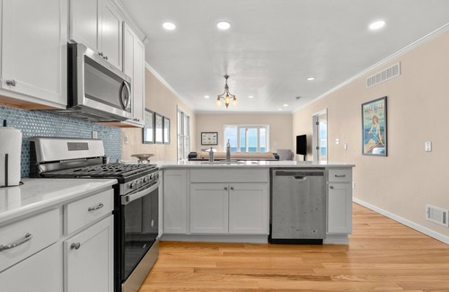 Estral Beach Cabaña | Great Lakes Waterfront Cottage Estral Beach