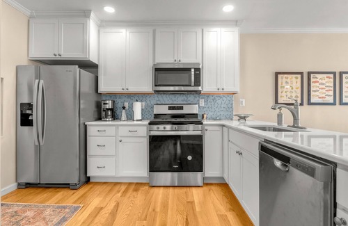 Estral Beach Cabaña | Great Lakes Waterfront Cottage Estral Beach