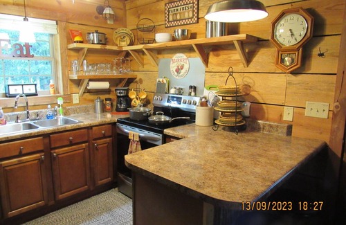 Rosie Cabina | Greasy Bend off-road park 5 min. Batesville speedway 25 min. Batesville 20 min.