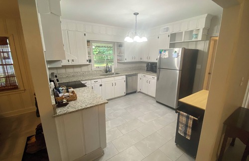 Tuscaloosa Casa | Great 2-bedroom house for Gamedays of a Family getaway! Only 2.8 miles to BDS!