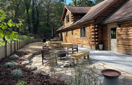 Dover Casa | Great 3 Bedroom Log House in Amish Country
