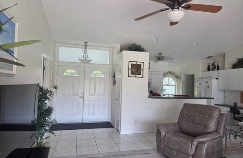 Englewood East Casa | Great 4-bedroom house in Englewood with pool, on a canal, 15 min. from beach.