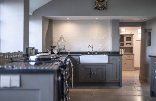 Hendrerwydd Casa | Great Alder House -Huge Georgian Country House in the Welsh Hills sleeps 12