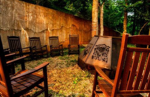 Pittman Center Chalet De Esquí | Great Alpine - 4 KingSuites- November Deals-Views-Hot Tub-FirePit-GameRm