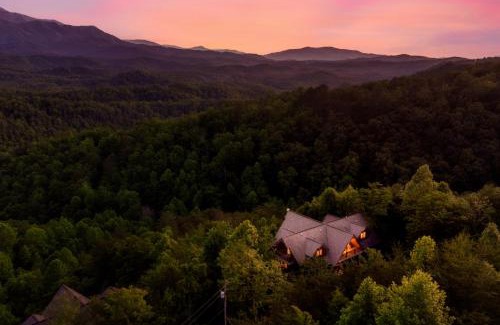 Pittman Center Chalet De Esquí | Great Alpine - 4 KingSuites- November Deals-Views-Hot Tub-FirePit-GameRm