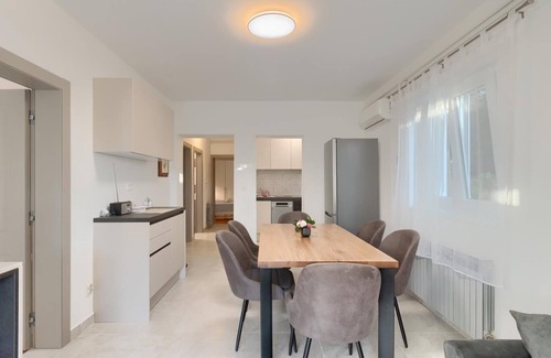 Banjole Apartamento | Gran apartamento a 100 metros de la playa, se permiten mascotas