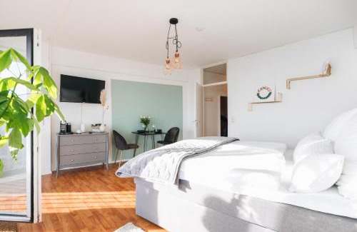 Antonsviertel Apartamento | GREAT CITY VIEW I 26 FLOOR I NETFLIX and BOXSPRINGBED