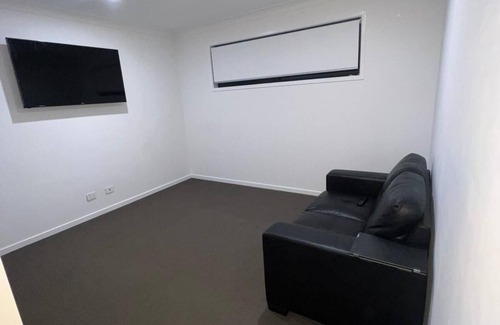 Park Ridge Casa | Great Entertaining Home