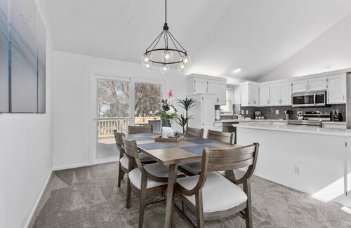 Olathe Casa | Great for Families+WiFi+Home Theatre & Pool Table