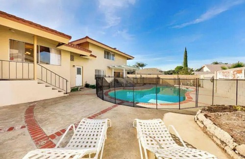 Orange Casa | Great for Family's Disneyland Close 5 Bedrooms, 3 Baths, Sleeps 12 Pool Home