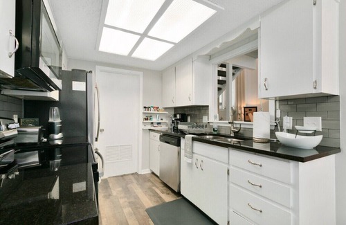 Lenexa Casa | 2BR/1.5BA|Townhouse 1King2Queen|Quiet