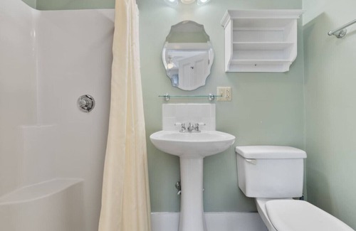 Southwest Harbor Casa | Great Harbor Inn Talaria Room 21