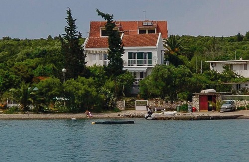 Loviste Casa | Beautiful Beachfront Holiday Home Lovište