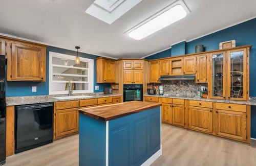 Cascade Casa | Great house on the banks of the Mighty Mo