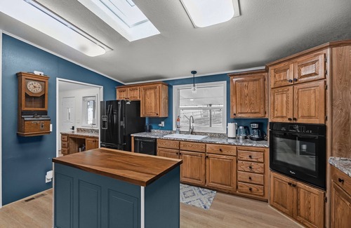 Cascade Casa | Great house on the banks of the Mighty Mo