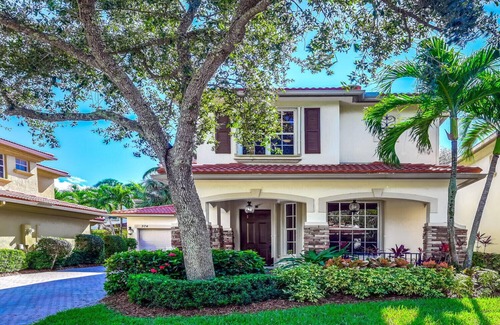 Palm Beach Gardens Casa | Great house in an upscale gated community.