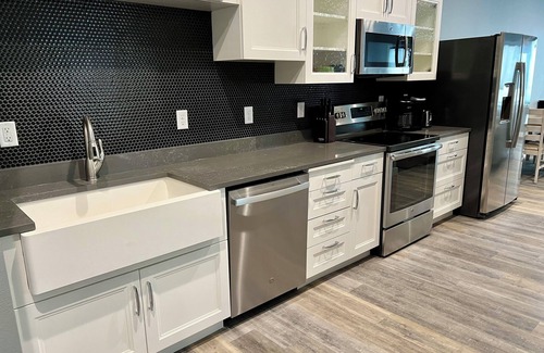 Ishpeming Casa | GREAT LOCATION!! Beautiful newly constructed large one bedroom retreat.