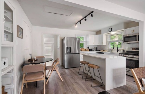 Westmont Casa | Great Location! Beautiful Home Near Downtown Westmont