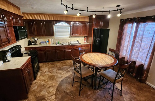 Sulphur Casa | Great Location in Sulphur 1/2 Mile to I-10 Exit 20 2 Beds