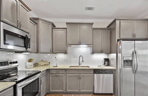 Epworth Acres Condominio | Great location. Easy off the island. 2 miles to beaches & pier/village area.