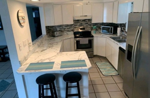 Pinellas Point Casa | Great Location w/Heated Pool with beautiful outdoor patio/bar area!