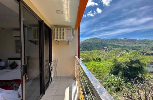 Nai Harn Apartamento | Great mountain view apartment, Pearl 504