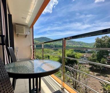 Nai Harn Apartamento | Great mountain view apartment, Pearl 504